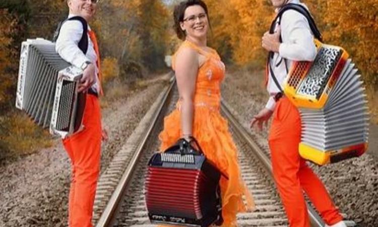 Photo des trois musiciens de l'orchestre de Damien Roy